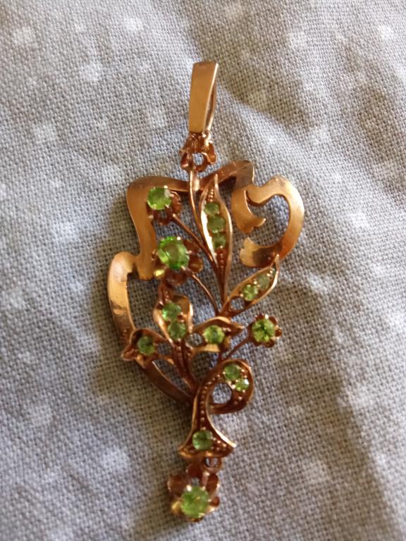 Золотой кулон 56 пробы с демантоидами Царская Россия