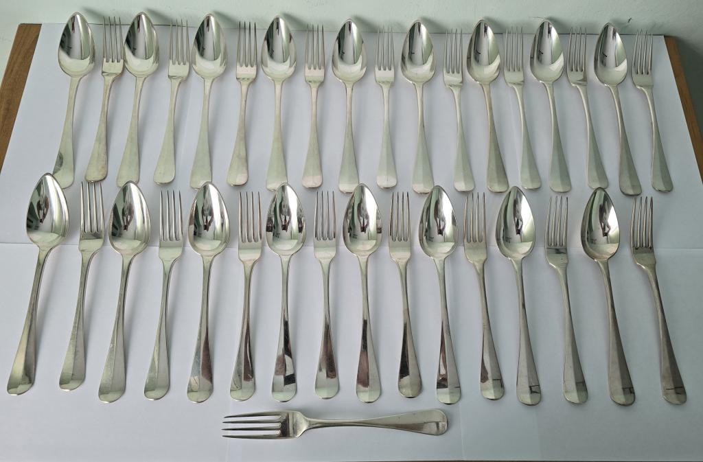 Столовые серебряные вилки и ложки. 19 век. 250 руб/грамм.