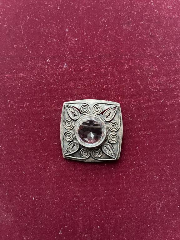 Брошь Серебро 916 со звездой .Горный хрусталь.