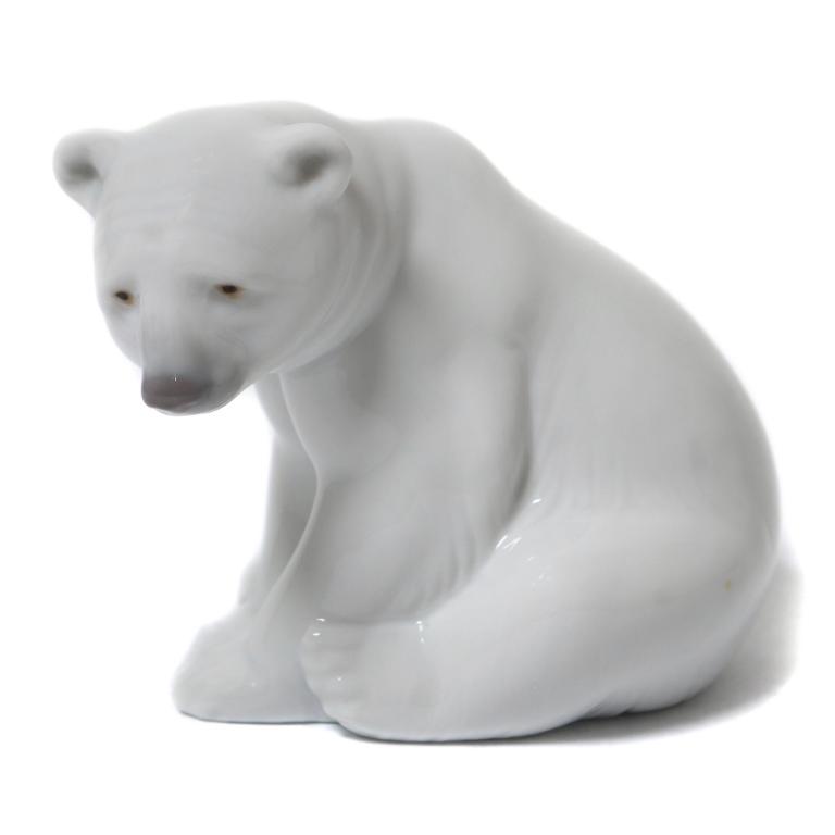 Фарфоровая фигура "Сидящий белый медведь"". Lladro
