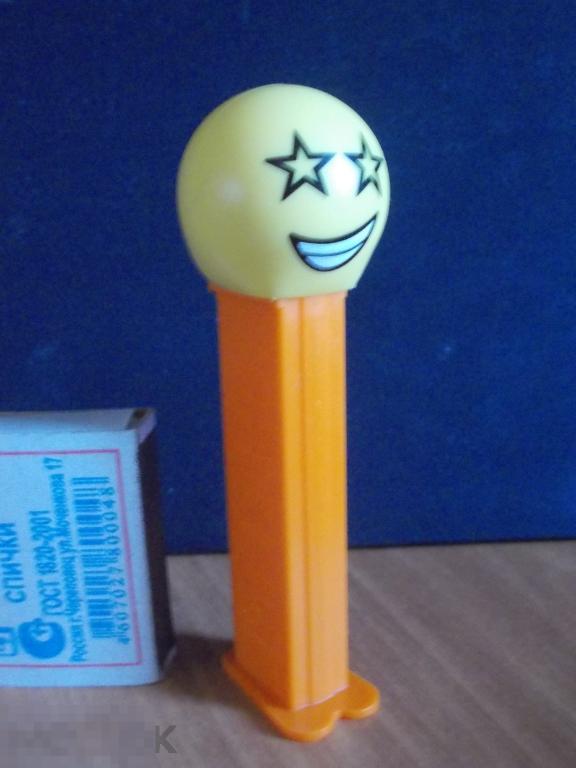 Игрушка - СМАЙЛИК, дозатор для конфет. Pez..Пластмасса (112)