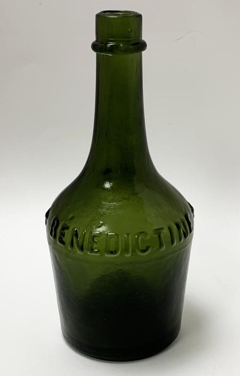 Бутылка из под ликера BENEDICTINE. Стекло до 1917 г.