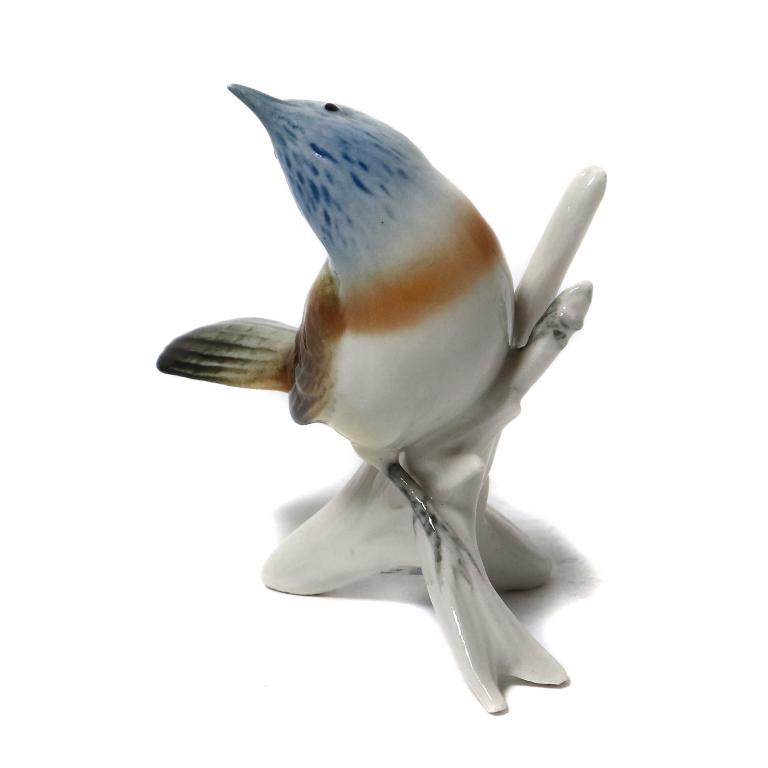 Фарфоровая фигура "Варакушка на ветке". Karl Ens