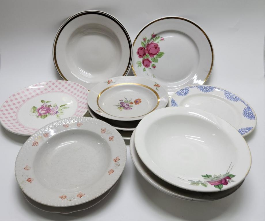 Тарелки столовые и суповые 12 шт разные 