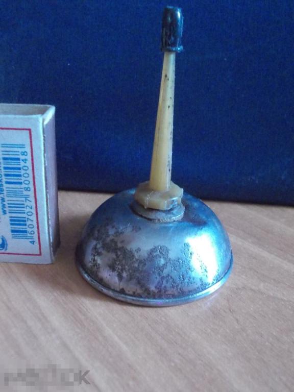 МАСЛЕНКА старинная ЖЕСТЯНАЯ, жесть / пластик, для швейной машинки. КЛЕЙМО - ЦЕНА, времен СССР (Зе)