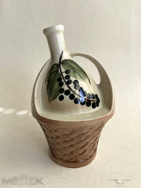 Бутылка корзинка с черемухой. Для вина, настойки. Черёмуха. Керамическая. Бутыль, штоф 