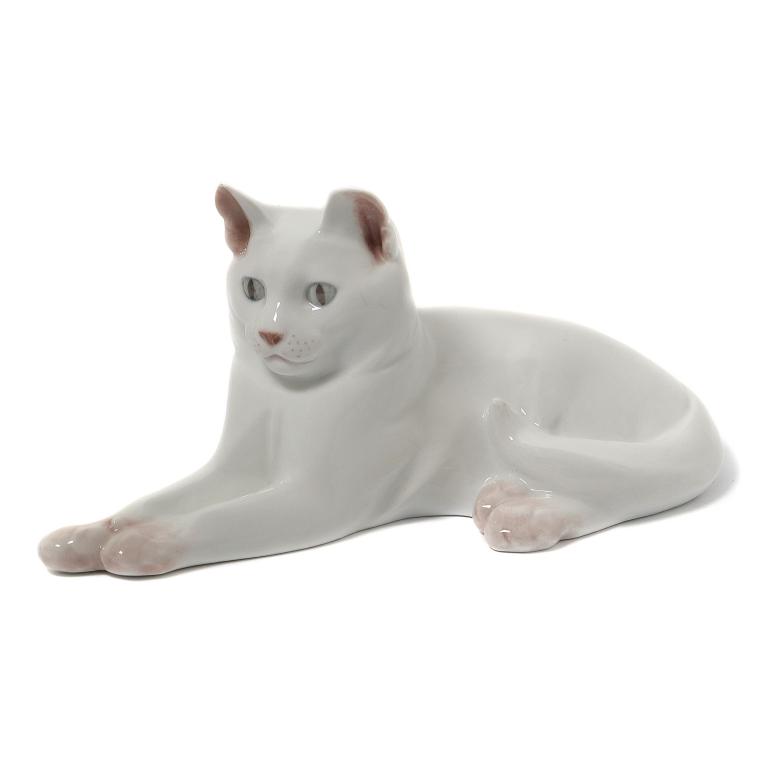 Фарфоровая фигура "Белая кошка". Royal Copenhagen