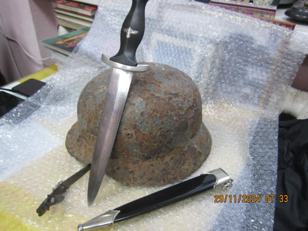 Кинжал СС обр. 1933 г. " RICH.ABR.HERDER " + Бонус " Каска Вермахт М-40 "