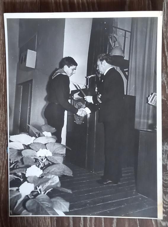 Вручение грамоты курсанту Астраханского Мореходного Училища 1978 год Большой формат 1