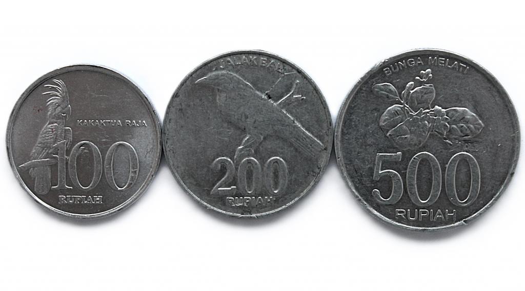 ИНДОНЕЗИЯ набор 2003-2004 (100, 200, 500 рупий)