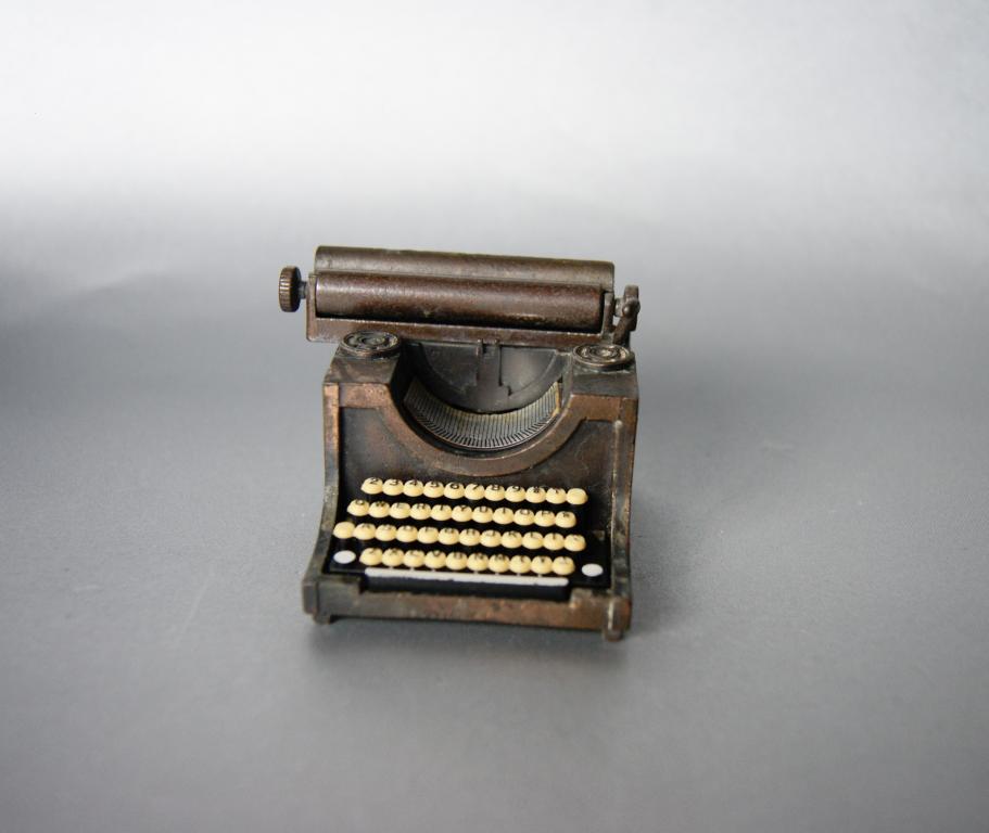 Точилка печатная машинка PLAYME Испания 1950-60 г.