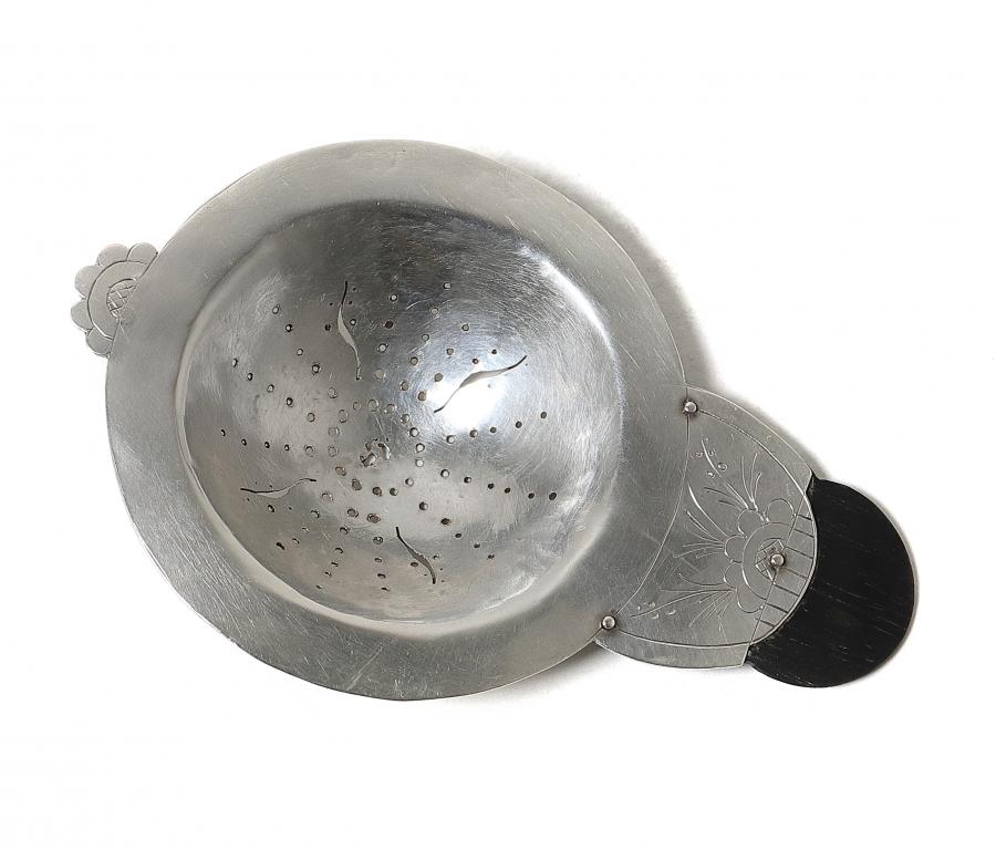 Серебряное ситечко с деревянной ручкой.   Швеция, 1940 год.