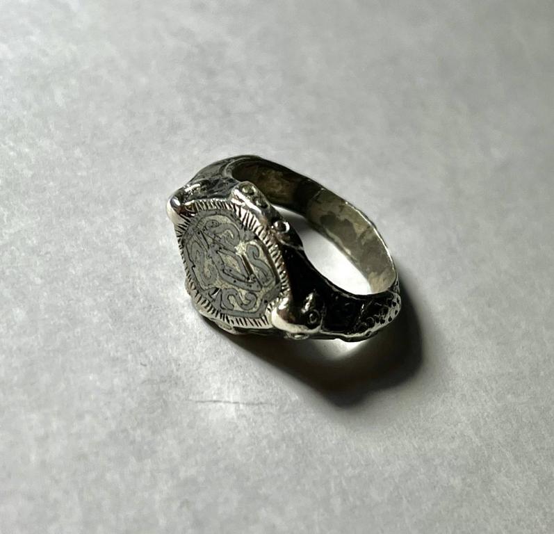 Перстень рогатый. ЗОЛОТАЯ ОРДА. 13-14век Серебро .РЕДКОСТЬ .