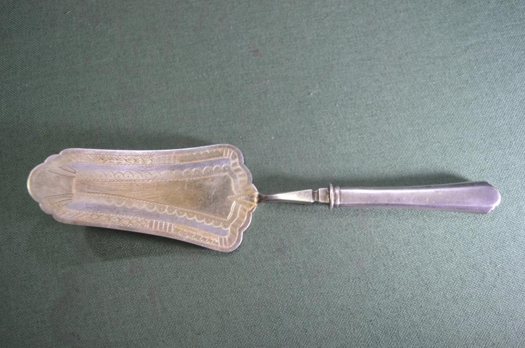 Лопатка для торта старинная. Серебро 84 проба. Штихель. Позолота. Царская Россия.