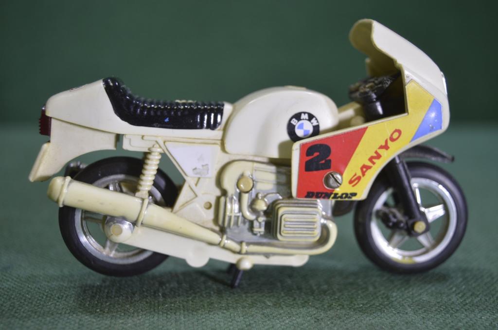 Игрушка "Мотоцикл BMW К 100". Реклама Dunlop Sanyo Kodak. Пластмасса. Винтаж периода СССР.