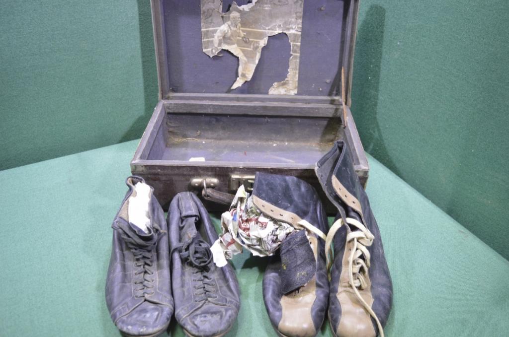 Чемодан, чемоданчик боксера. С двумя парами спортивной обуви. Бокс. СССР.