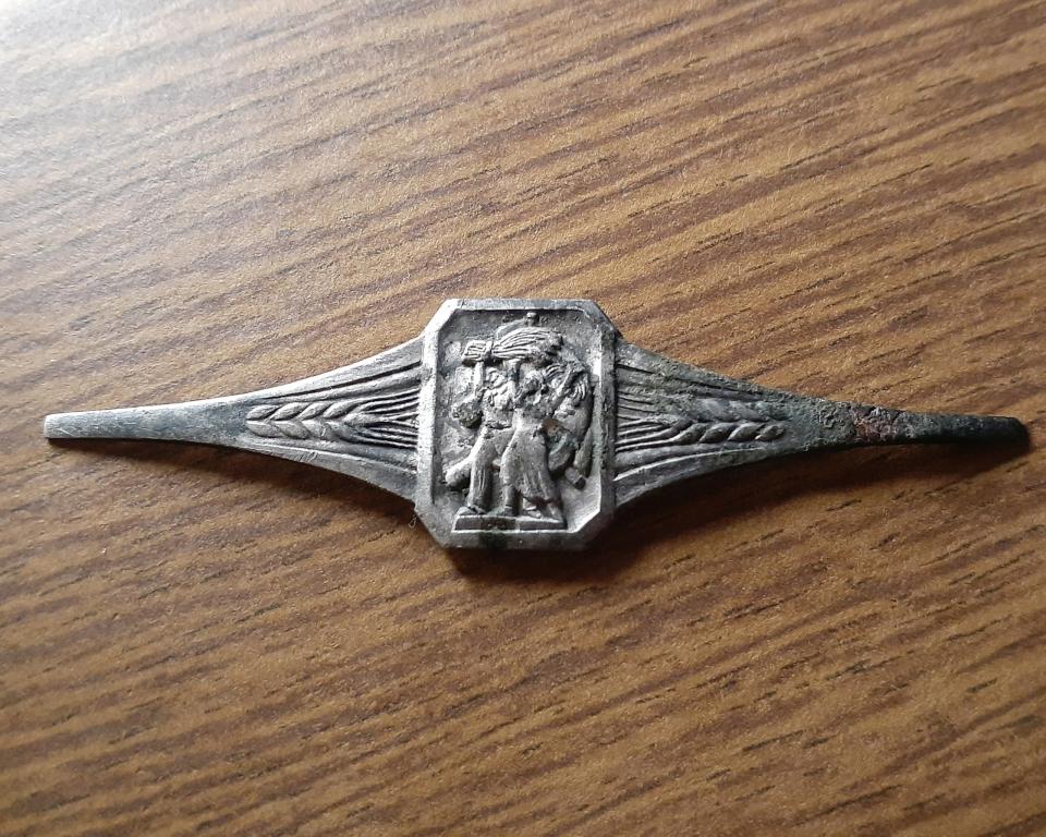 ВСХВ, ВДНХ. Рабочий и колхозница. Брошь, знак.