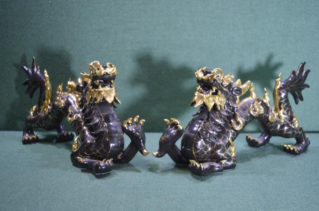 Статуэтки фарфоровые "Черные драконы", парные. Фарфор, позолота.