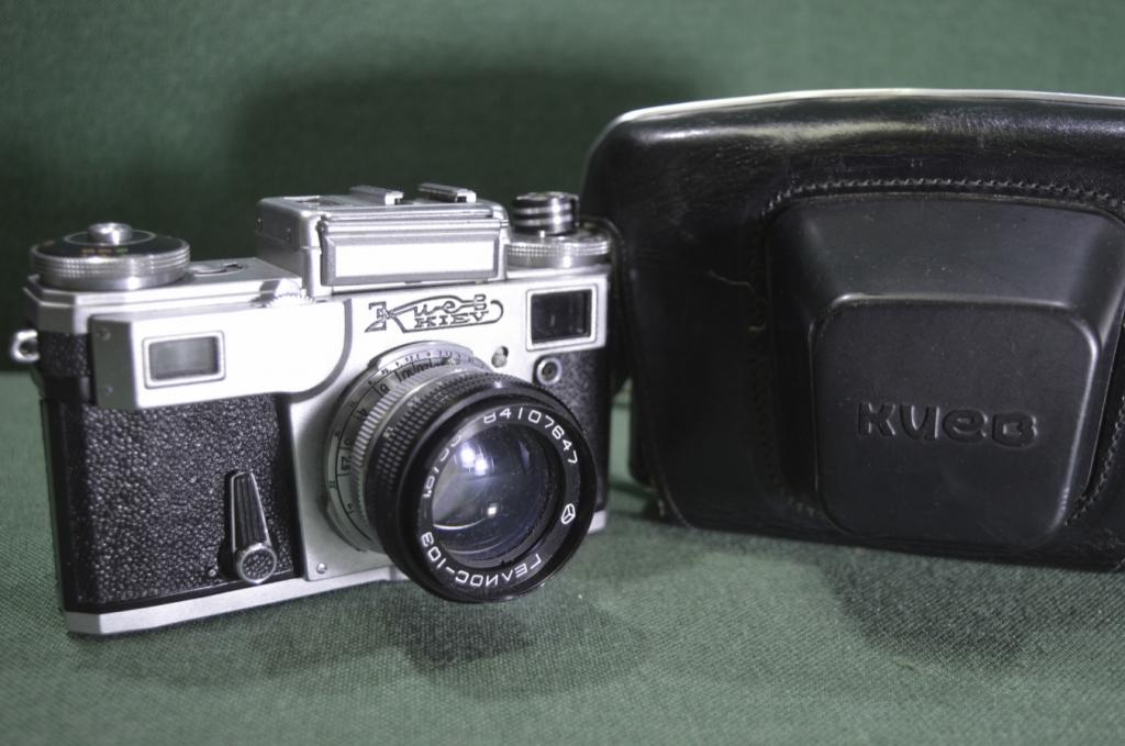 Фотоаппарат "Киев" с объективом Гелиос-103. Кофр. Чехол. СССР.