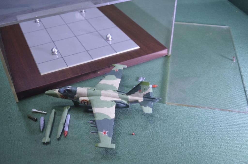 Самолет истребитель, подарок Генерал-майору авиации А.В. Бакушеву.