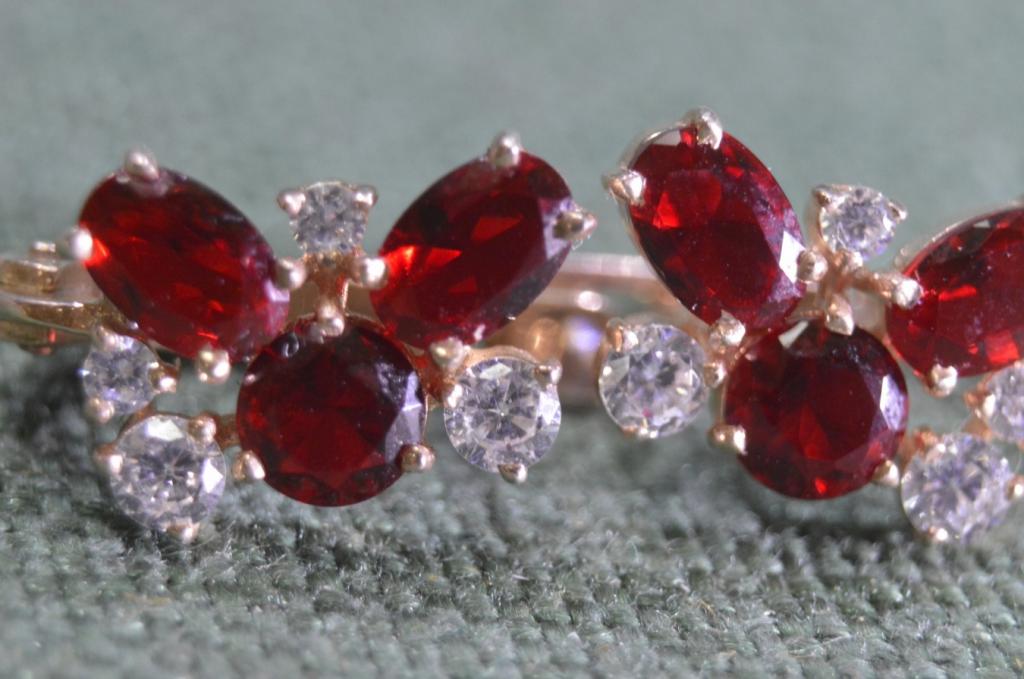 Серьги серебряные. Красные камни. Бабочка. Серебро 925 проба. Позолота.