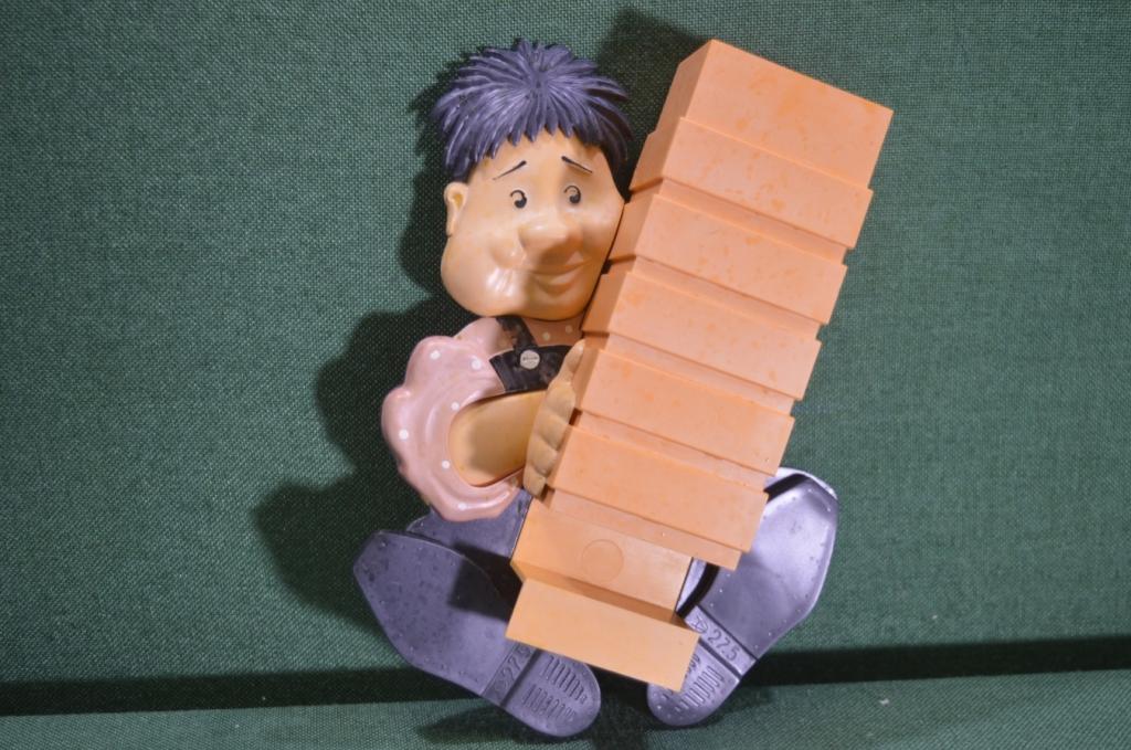 Спичечница карандашница детская "Карлсон". Колкий пластик. Клеймо. СССР.