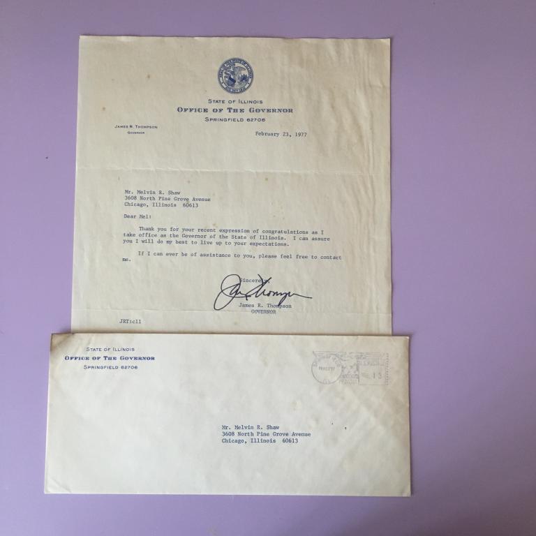 Конверт и письмо с росписью James R. Thompson