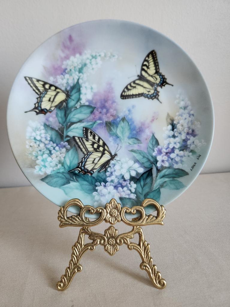 Декоративная тарелка Western Tiger Swallowtails by Lena Liu США