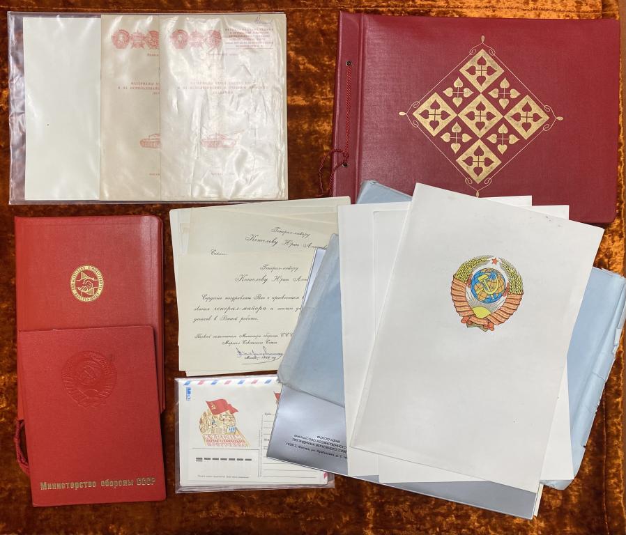 [подписи маршалов] Лот фотографий и документов генерал-майора