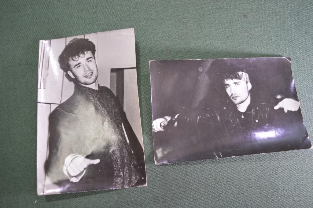 Фотография фото "Богдан Титомир". 2 штуки. Кар-мэн. Высокая Энергия. Россия Молодая. 1990е.