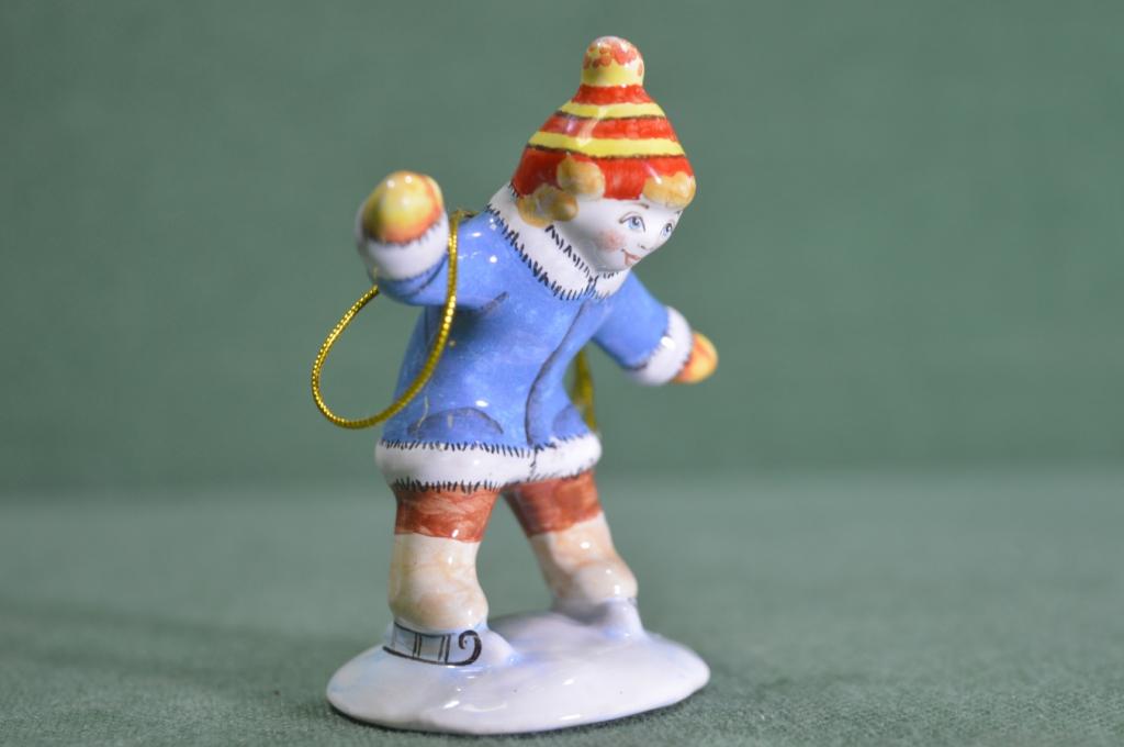 Игрушка елочная "Мальчик на коньках". Каток коньки. Полумесяц. Керамика, майолика, ручная роспись #