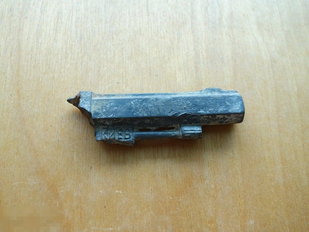 Пистолет оловянный игрушка КИЕВ 20-30гг фрагмент