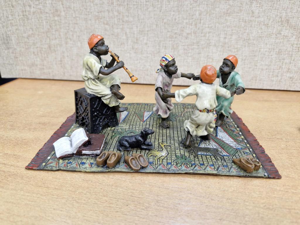 Арабы студенты танцуют 150 Венская бронза. Статуэтка.