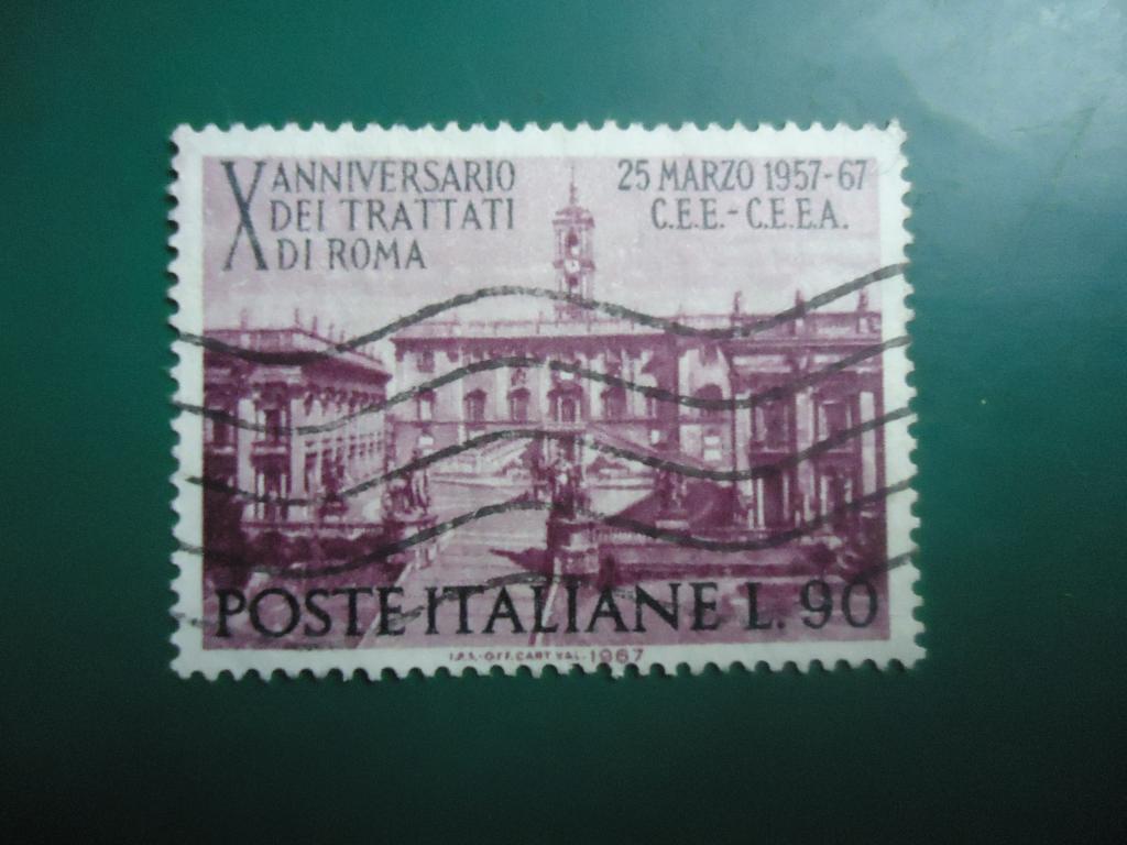 1967 г.  Италия  гаш. без клея.