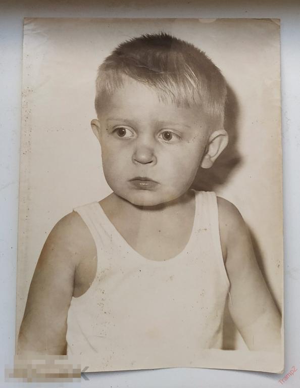 Фотография ребенок мальчик в майке #124