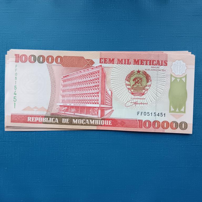 Мозамбик 100000 метикал 1993 год  Пресс альбом 6