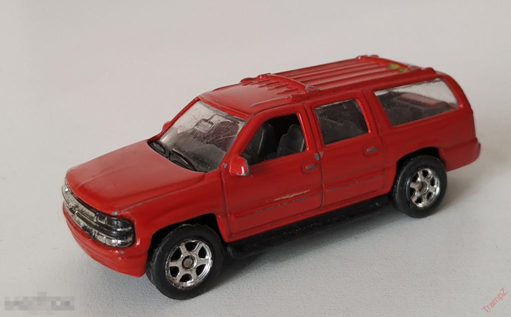 Модель автомобиль Chevrolet Suburban. Welly Китай