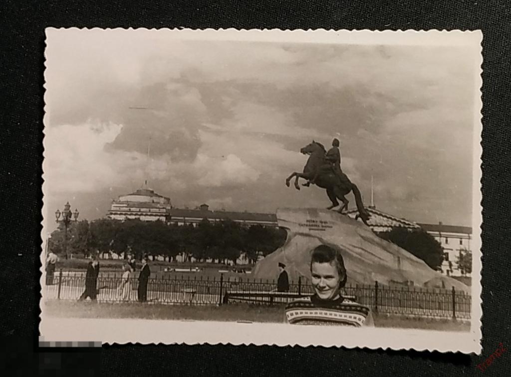Фотография девушка, Ленинград памятник Петру 1, Медный всадник #127