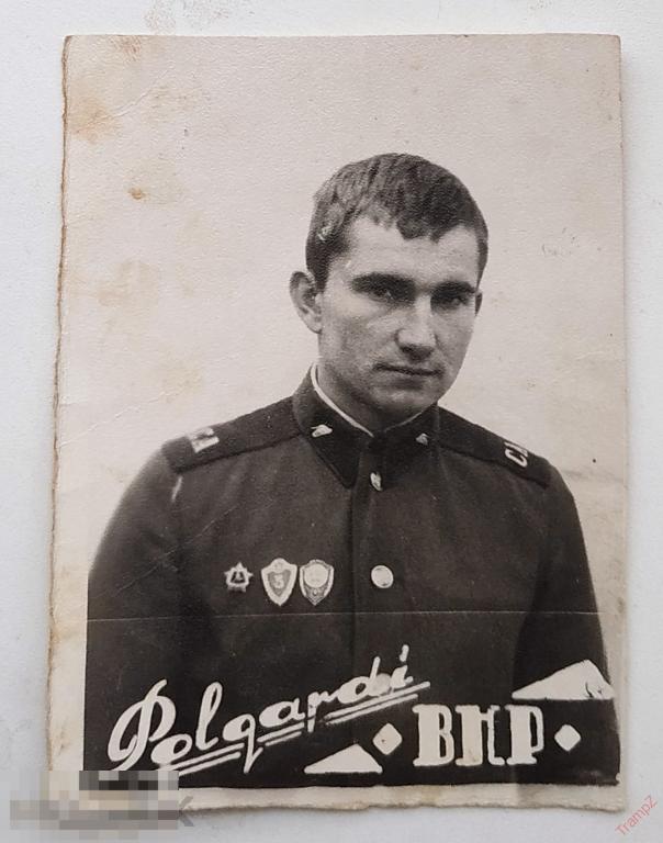 Фотография военнослужащий солдат эмблемы танковые войска, знак отличник классность. ВНР #131