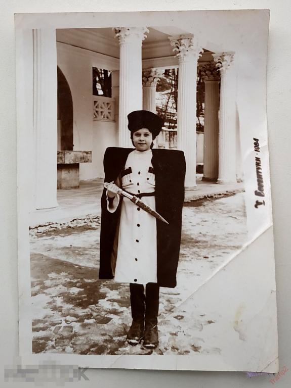 Фотография портрет девочка, костюм казачка, Ессентуки, бурка кинжал #127