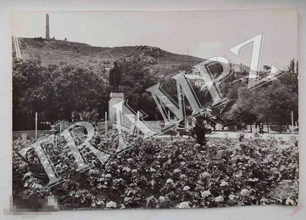 Фотография Керчь площадь Ленина, гора Митридат, памятник, клумба #132