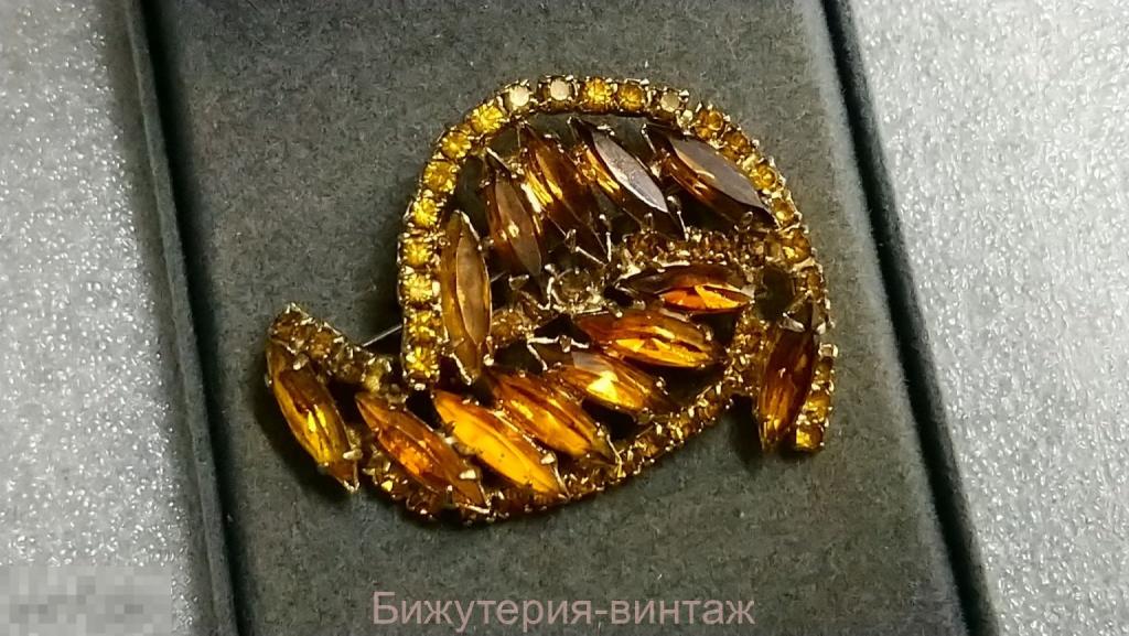 0262 брошь кристаллы винтаж бижутерия золочение Чехословакия 1960