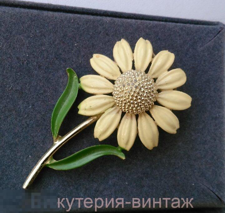 3247 брошь Ромашка  цветок эмаль золочение бижутерия винтаж США
