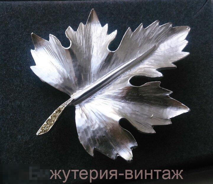 3060/2 брошь Кленовый лист кристаллы бижутерия винтаж США