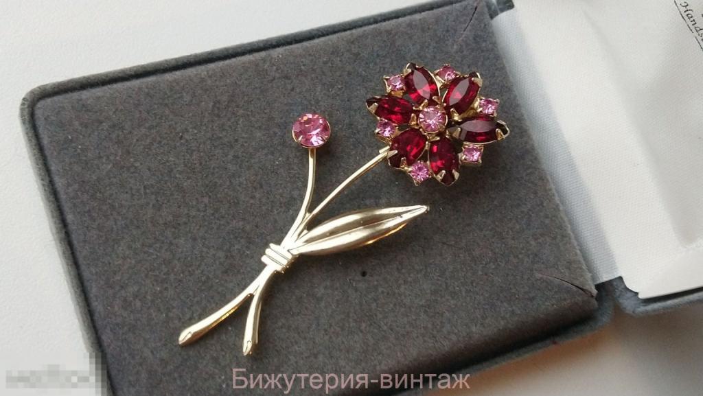 3716/4 брошь  Цветок кристаллы золочение бижутерия винтаж США