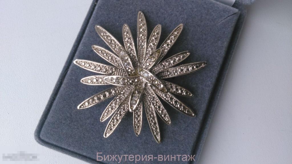 3073/4 брошь кристаллы бижутерия винтаж США