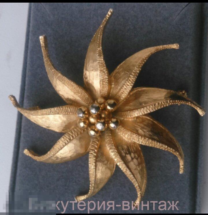 3205/3 брошь Золотистая морская звезда цветок  бижутерия США винтаж