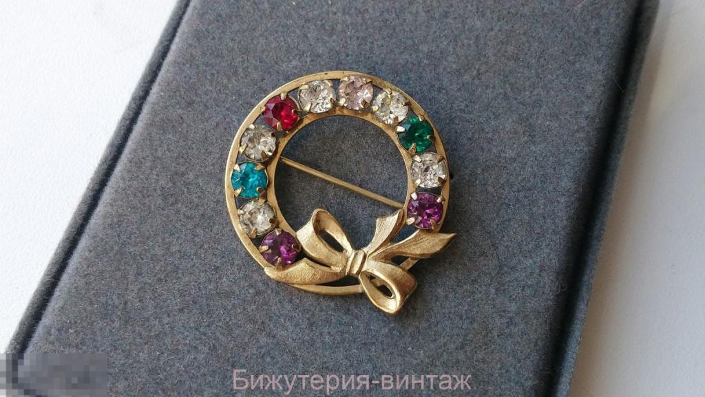 3819/28 Бантик брошь золочение кристаллы бижутерия винтаж США 1950