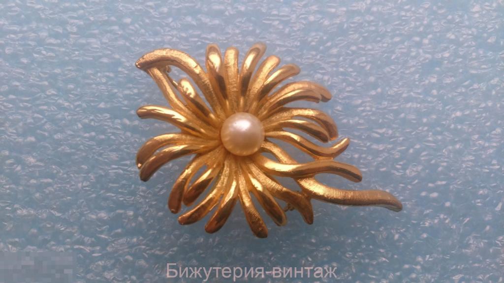 0002 Брошь Солнце цветок  бижутерия винтаж США