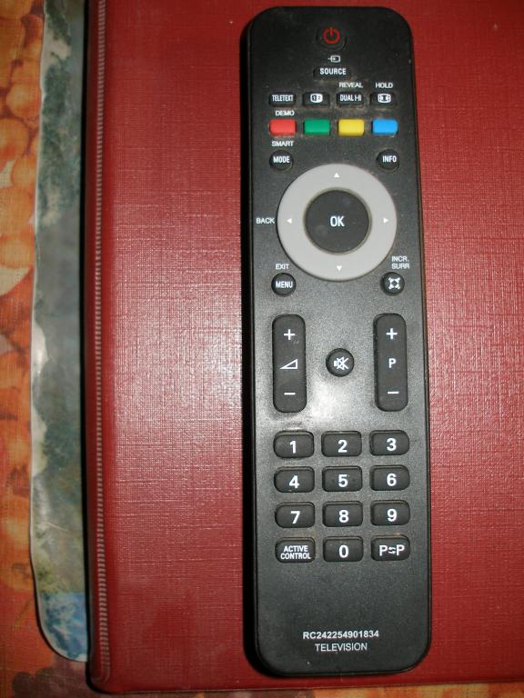Пульт  Philips модель RC242254901834 TELEVISION.